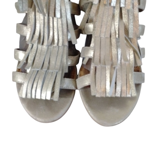 Sam Edelman Sandra Metallic Fringed Wedge Sandals Size 7.5 - Picture 4 of 11